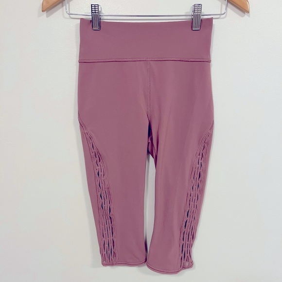 Lululemon Love Knot Crop *15" Figue 4 - Picture 7 of 14